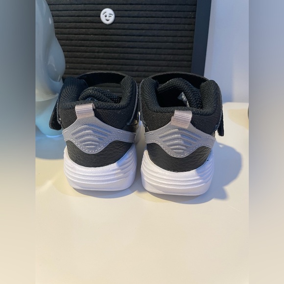 Jordan Max Aura 5 Toddler Boy Sneakers - Picture 3 of 4